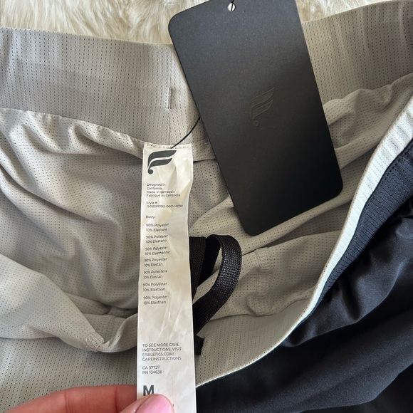 Fabletics Men’s Shorts - Picture 4 of 4